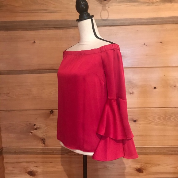 NWT Vince Camuto Off-Shoulder Blouse- Bell Sleeves - Picture 2 of 7